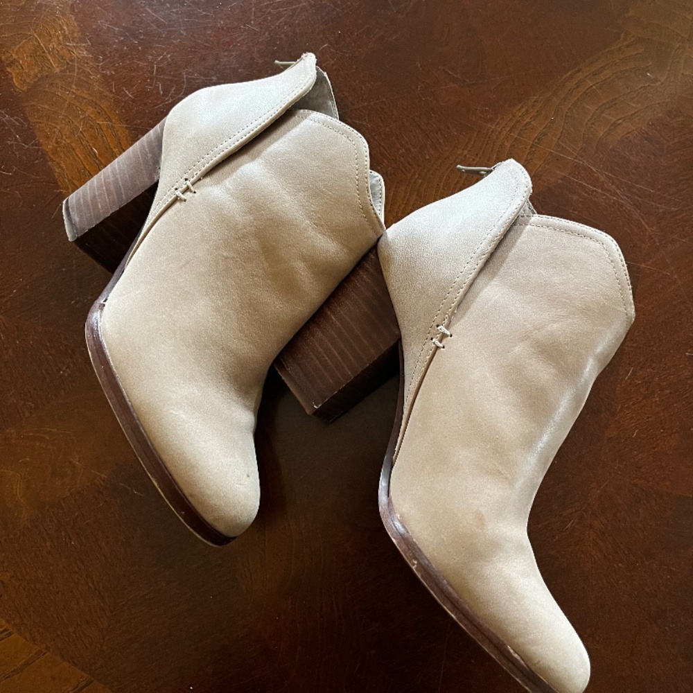 Gianni Bini Tamie Leather Boots